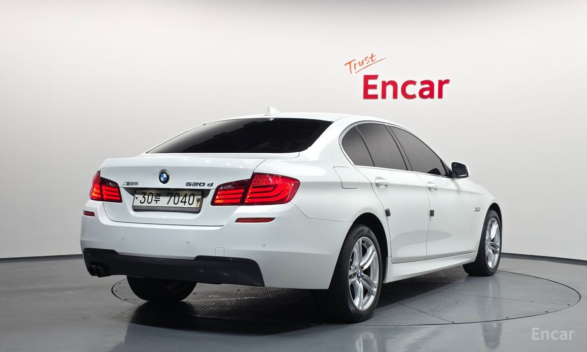 BMW 5 Series F10 520D thumbnail 3