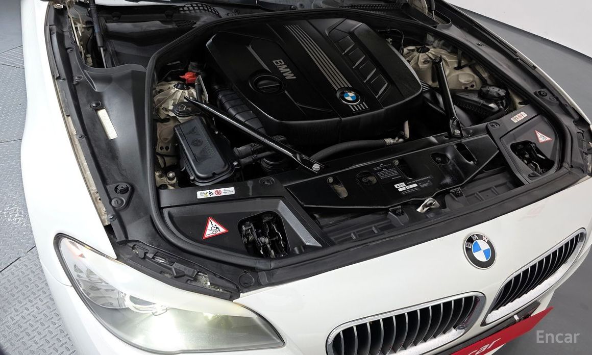BMW 5 Series F10 520D thumbnail 5