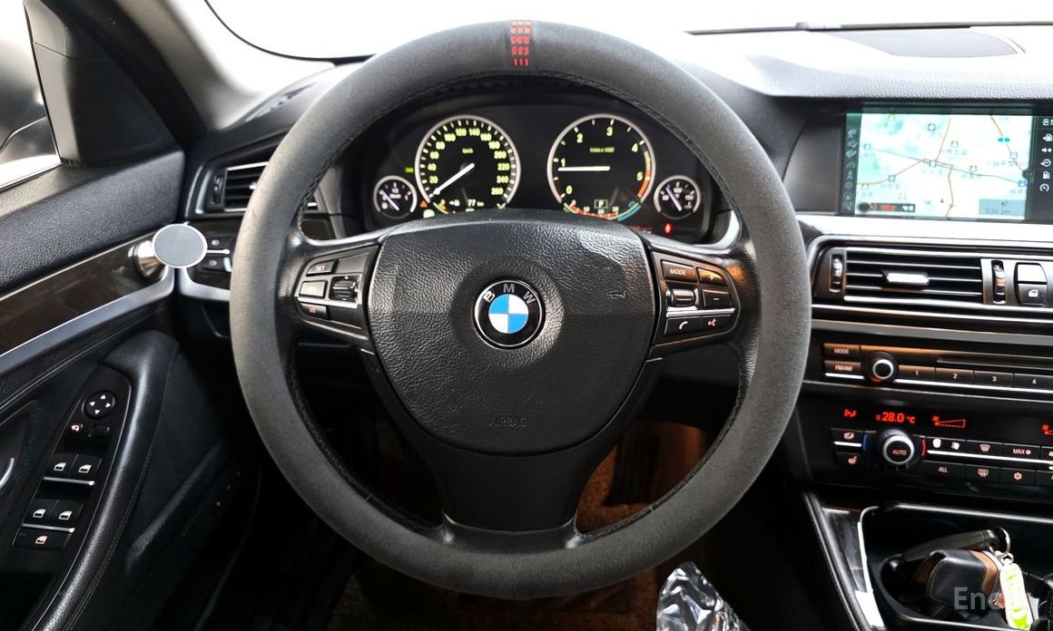 BMW 5 Series F10 520D thumbnail 9