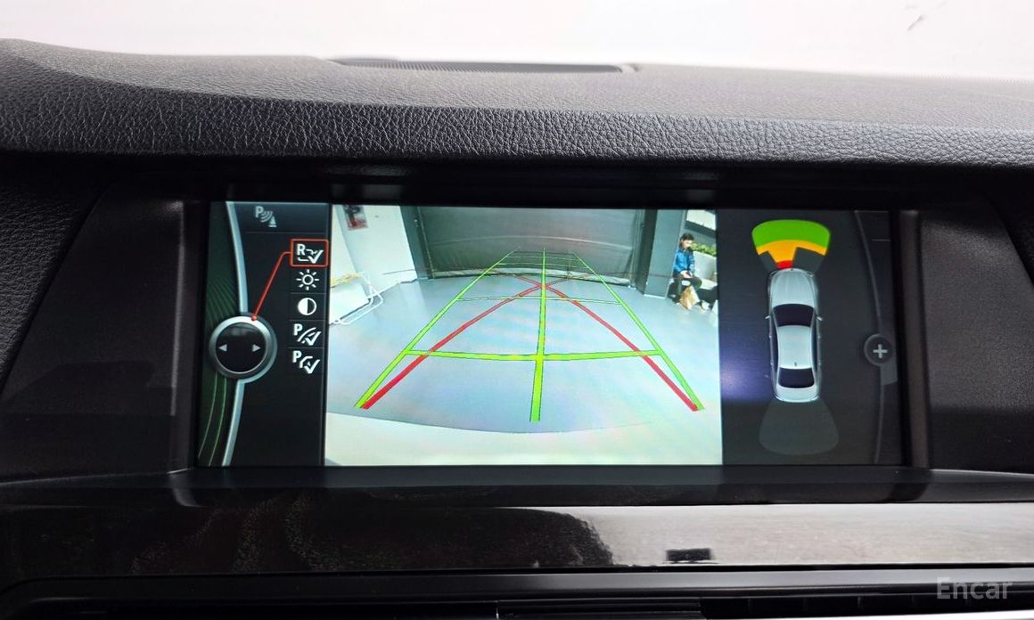 BMW 5 Series F10 520D thumbnail 12