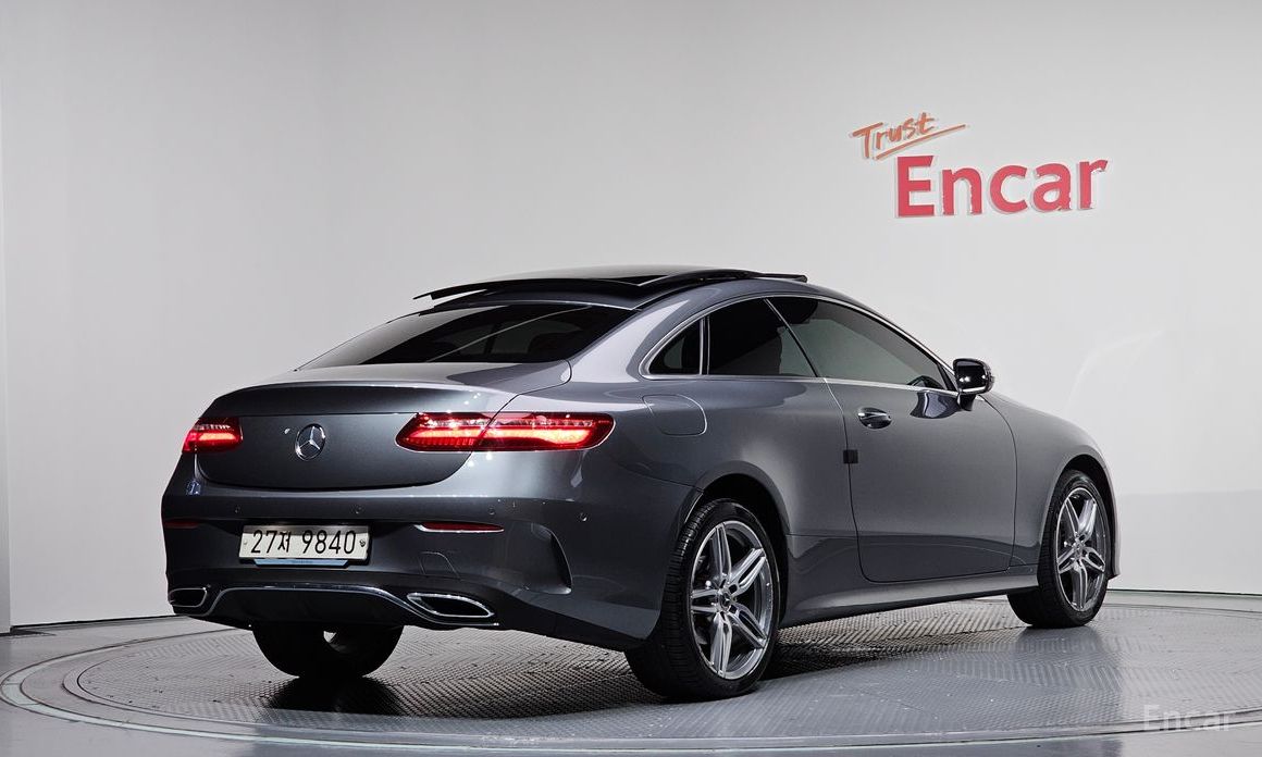 Mercedes E220D COUPE thumbnail 3