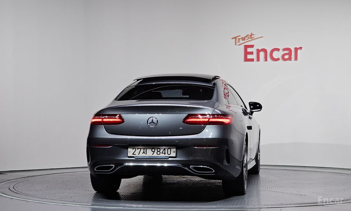 Mercedes E220D COUPE thumbnail 4