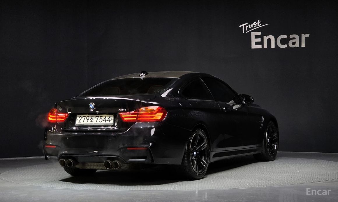 BMW M4 F82 Coupe Performance Silencer Edition thumbnail 3