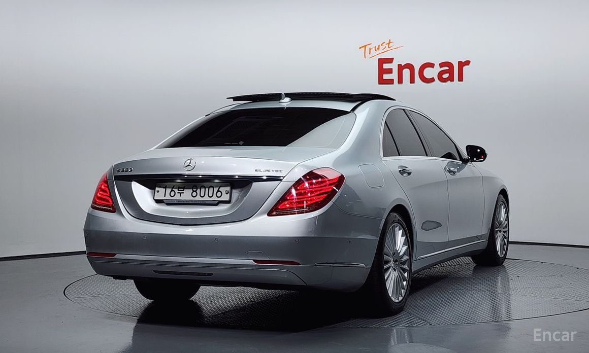 Mercedes Benz S Class W222 S350d 4MATIC thumbnail 3
