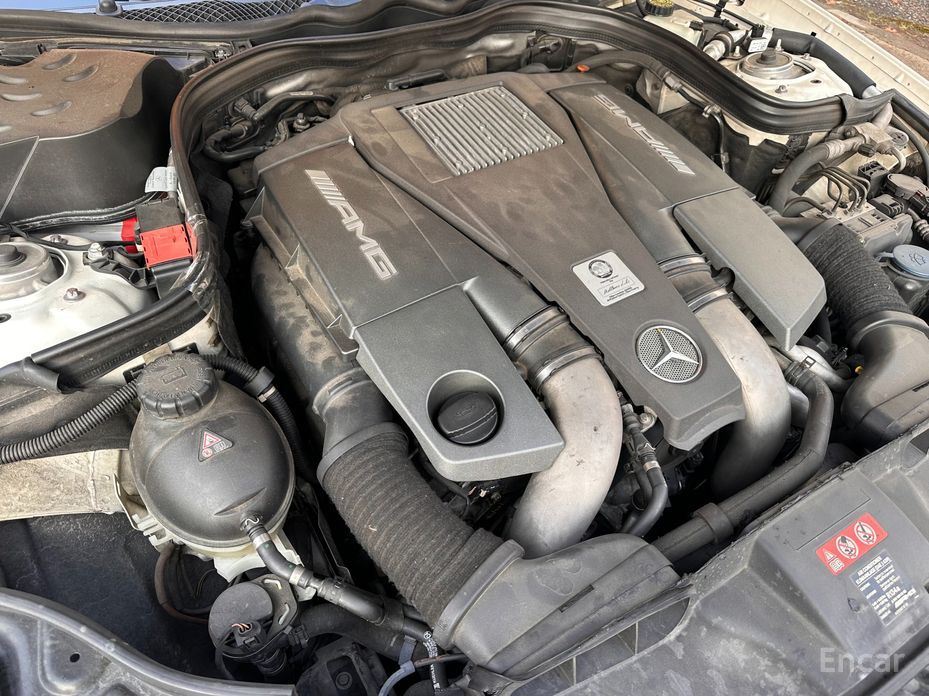 Mercedes-Benz CLS-Class CLS63 AMG 2013 thumbnail 5