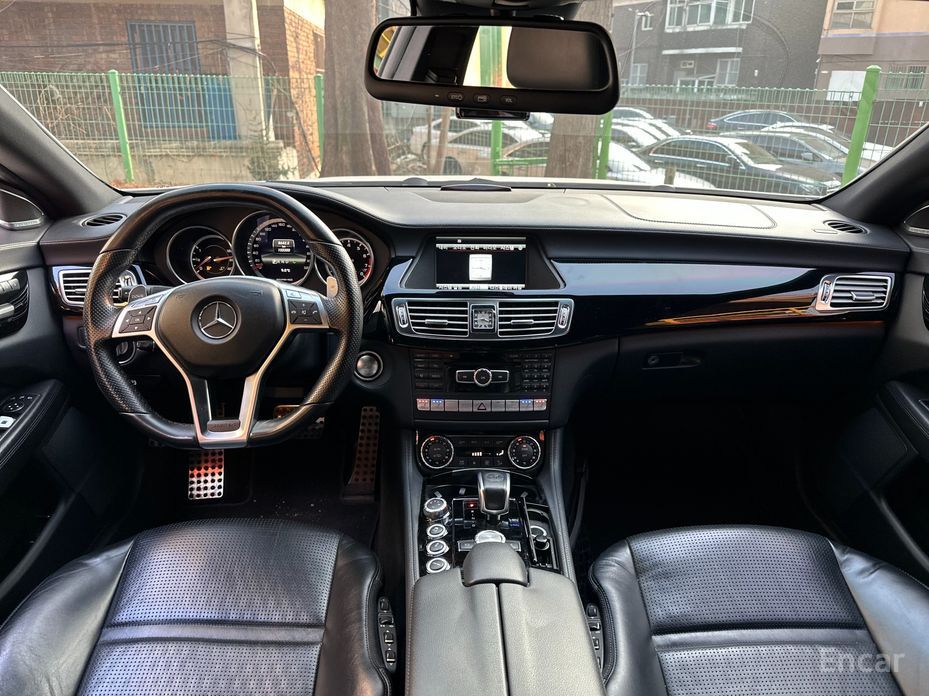 Mercedes-Benz CLS-Class CLS63 AMG 2013 thumbnail 8