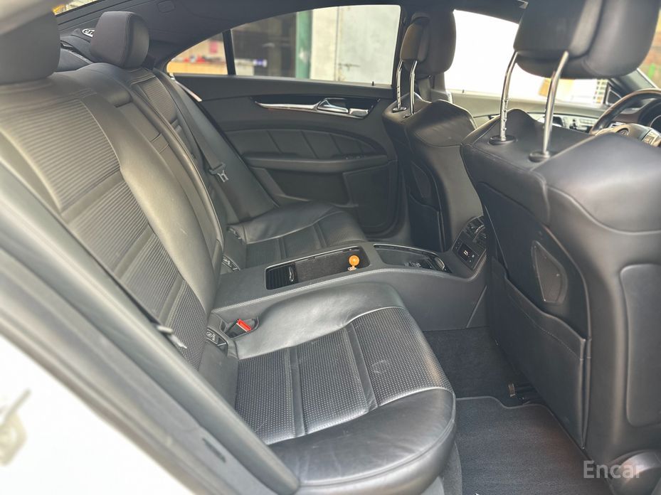 Mercedes-Benz CLS-Class CLS63 AMG 2013 thumbnail 11