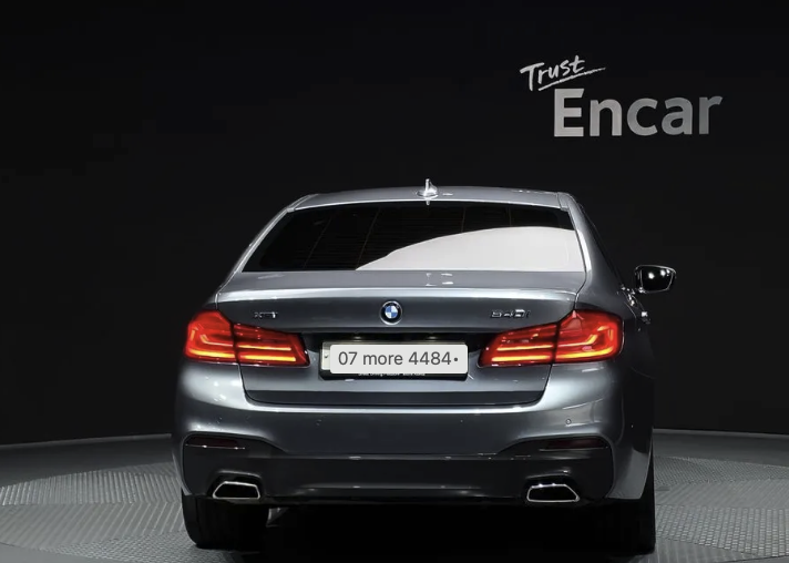 BMW 540i G30 xDrive M Sport PLUS thumbnail 4