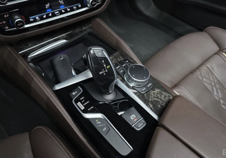 BMW 540i G30 xDrive M Sport PLUS thumbnail 10