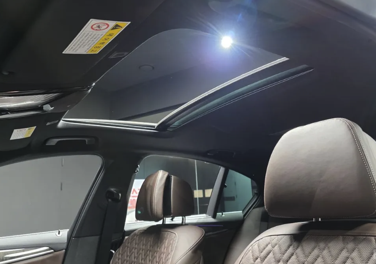 BMW 540i G30 xDrive M Sport PLUS thumbnail 17