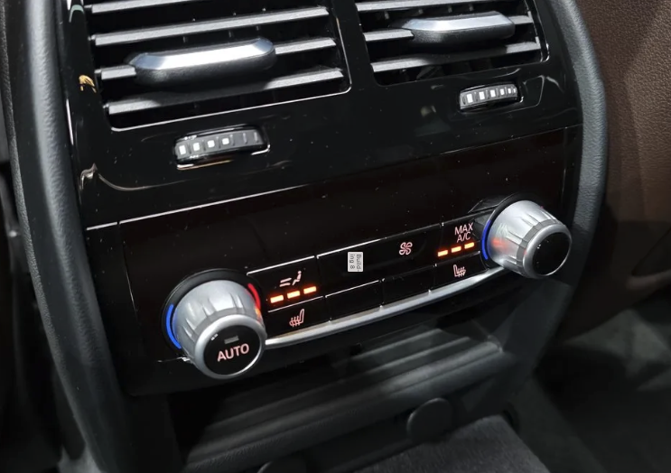 BMW 540i G30 xDrive M Sport PLUS thumbnail 16