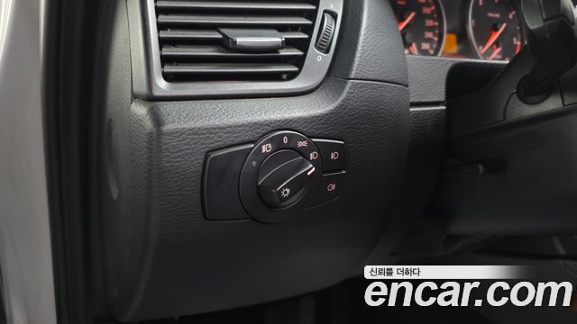 BMW X1 xDrive 20d 2011 thumbnail 18