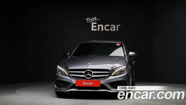 Mercedes-Benz C-Class C200 AMG Line 2017 thumbnail 3