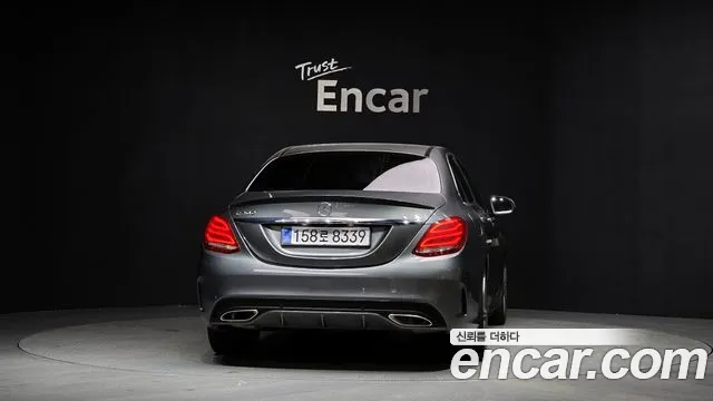 Mercedes-Benz C-Class C200 AMG Line 2017 thumbnail 4
