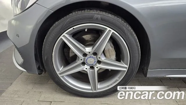 Mercedes-Benz C-Class C200 AMG Line 2017 thumbnail 5