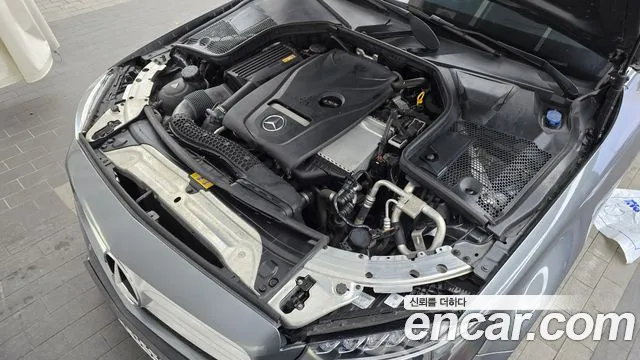 Mercedes-Benz C-Class C200 AMG Line 2017 thumbnail 6