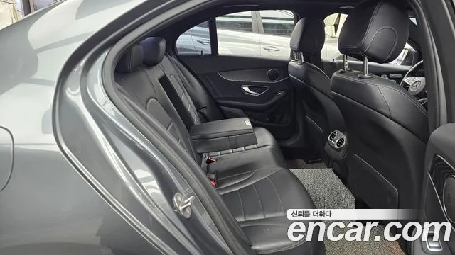 Mercedes-Benz C-Class C200 AMG Line 2017 thumbnail 12