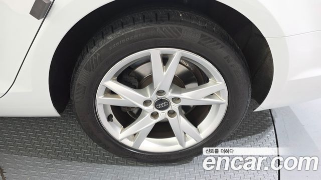 Audi A4 35 TDI 프리미엄 2018 thumbnail 5