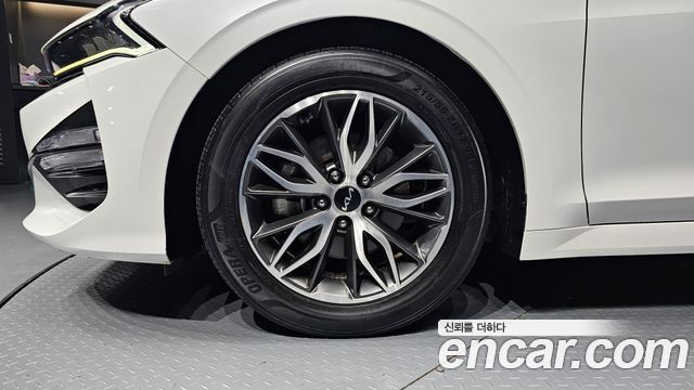 Kia K5 2.0 LPI 2023 thumbnail 5
