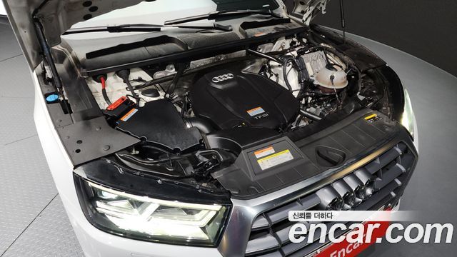 Audi Q5 45 TFSI 콰트로 프리미엄 2020 thumbnail 6