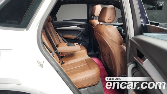 Audi Q5 45 TFSI 콰트로 프리미엄 2020 thumbnail 12