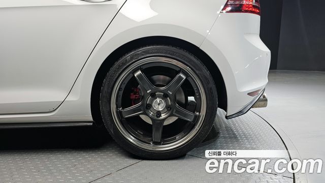 Volkswagen Golf 2.0 GTI 2015 thumbnail 5