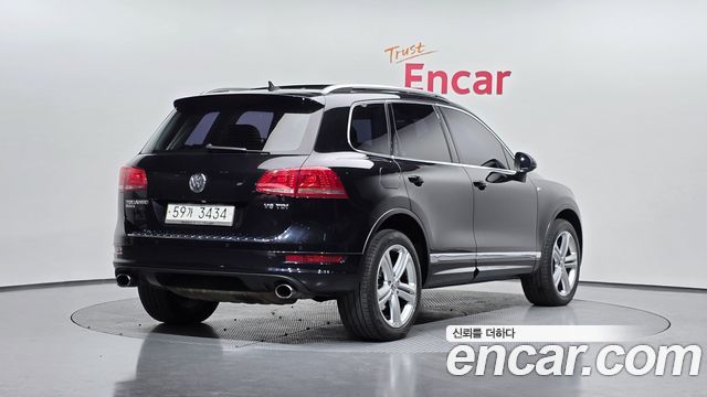 Volkswagen Touareg V8 4.2 TDI R-Line 2013 thumbnail 2