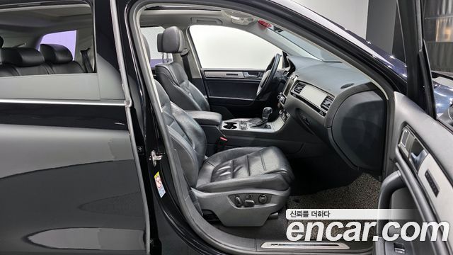 Volkswagen Touareg V8 4.2 TDI R-Line 2013 thumbnail 10