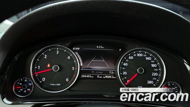 Volkswagen Touareg V8 4.2 TDI R-Line 2013 thumbnail 8