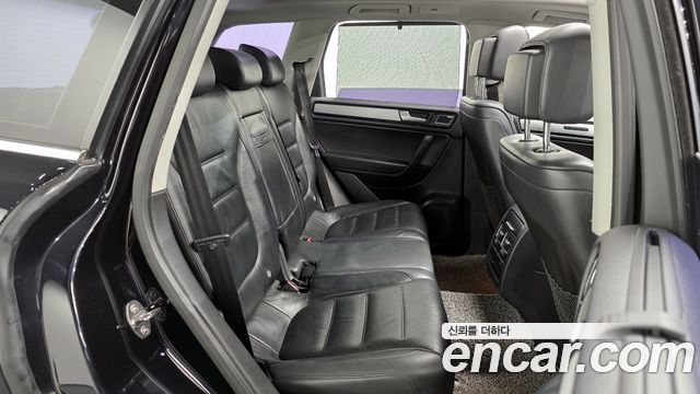 Volkswagen Touareg V8 4.2 TDI R-Line 2013 thumbnail 12