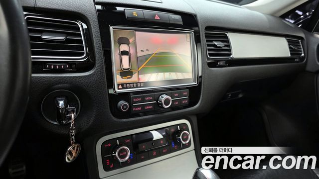 Volkswagen Touareg V8 4.2 TDI R-Line 2013 thumbnail 15