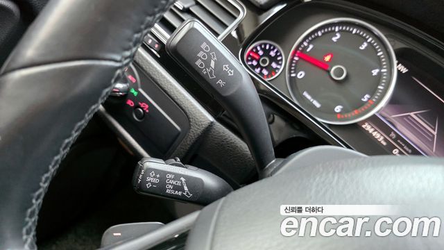 Volkswagen Touareg V8 4.2 TDI R-Line 2013 thumbnail 18