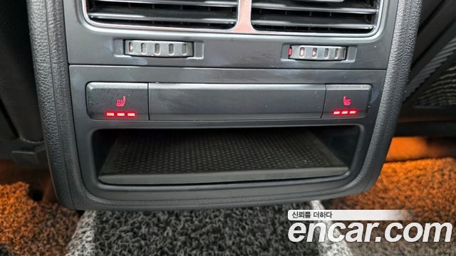 Volkswagen Touareg V8 4.2 TDI R-Line 2013 thumbnail 17