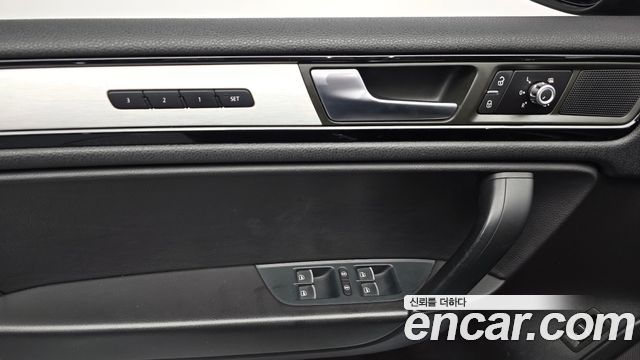 Volkswagen Touareg V6 3.0 TDI 블루모션 2014 thumbnail 17