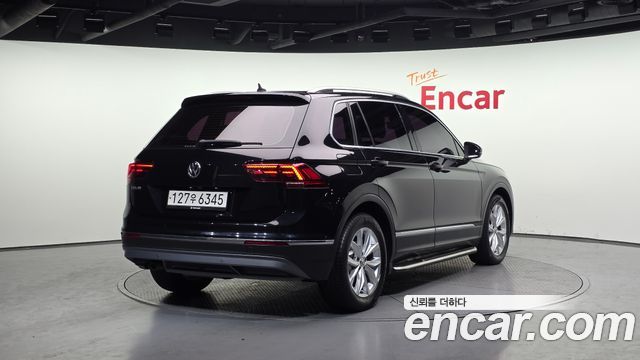 Volkswagen Tiguan 2.0 TDI 프리미엄 2018 thumbnail 2