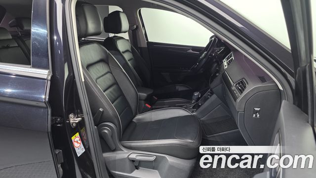 Volkswagen Tiguan 2.0 TDI 프리미엄 2018 thumbnail 10