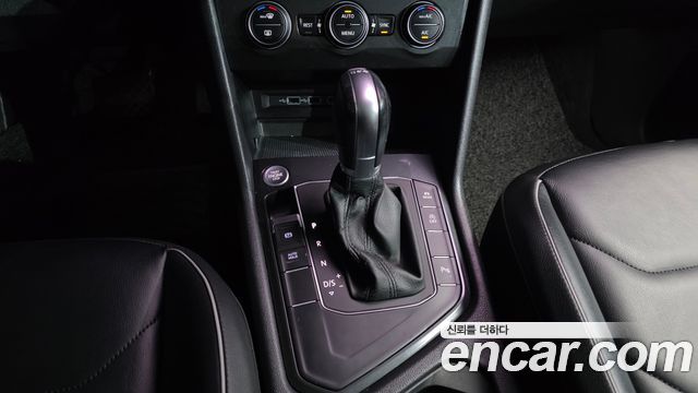 Volkswagen Tiguan 2.0 TDI 프리미엄 2018 thumbnail 9