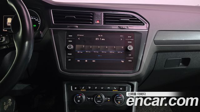 Volkswagen Tiguan 2.0 TDI 프리미엄 2018 thumbnail 14