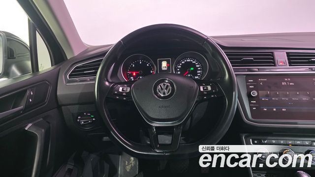 Volkswagen Tiguan 2.0 TDI 프리미엄 2018 thumbnail 13