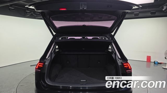 Volkswagen Tiguan 2.0 TDI 프리미엄 2018 thumbnail 20