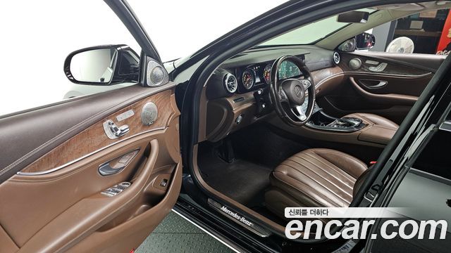 Mercedes-Benz E-Class E220d 익스클루시브 2017 thumbnail 10