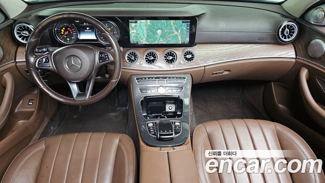 Mercedes-Benz E-Class E220d 익스클루시브 2017 thumbnail 7