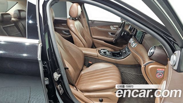 Mercedes-Benz E-Class E220d 익스클루시브 2017 thumbnail 11