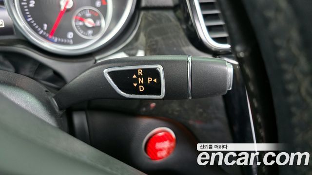 Mercedes-Benz GLE-Class GLE350 d 4MATIC 2016 thumbnail 9