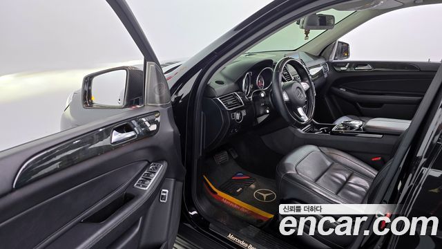 Mercedes-Benz GLE-Class GLE350 d 4MATIC 2016 thumbnail 10