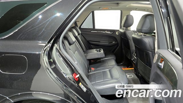 Mercedes-Benz GLE-Class GLE350 d 4MATIC 2016 thumbnail 12