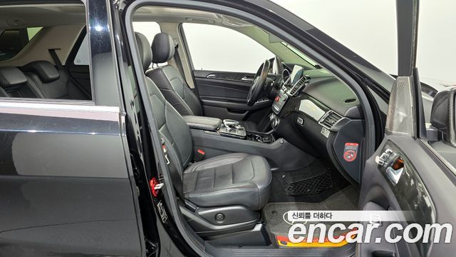 Mercedes-Benz GLE-Class GLE350 d 4MATIC 2016 thumbnail 11