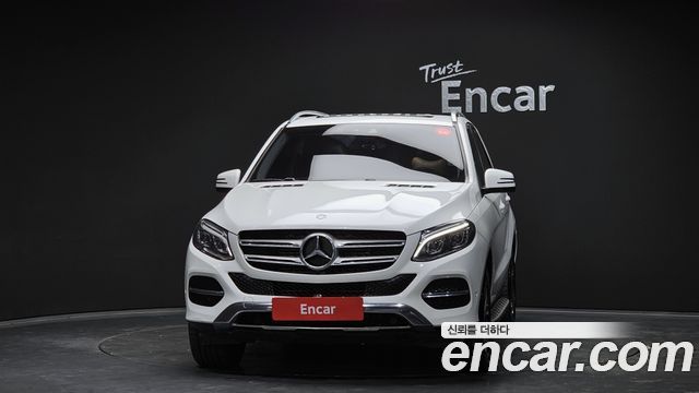 Mercedes-Benz GLE-Class GLE250 d 4MATIC 2016 thumbnail 3