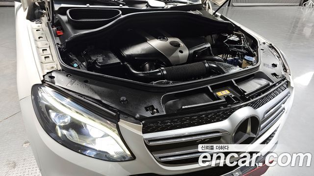 Mercedes-Benz GLE-Class GLE250 d 4MATIC 2016 thumbnail 6