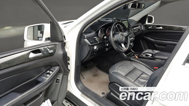 Mercedes-Benz GLE-Class GLE250 d 4MATIC 2016 thumbnail 12